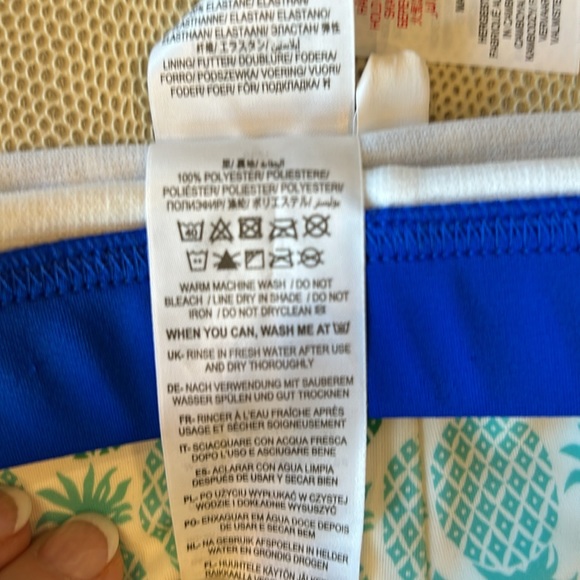 Mini Boden Girls patterned swim shorts NWOT size 3-4y - Picture 6 of 6